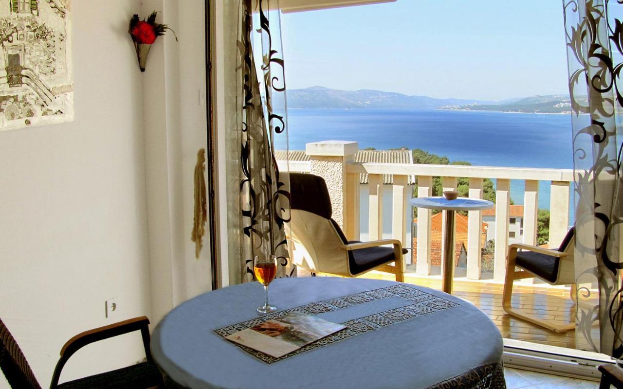 Apartment For Two Persons With Sea View In Trogir Near The Beach Bagian luar foto